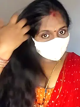 Snapshot of Sexy_Radhikaa chatting on 02.26.25 Sexy Radhikaa online show from 02.26.25