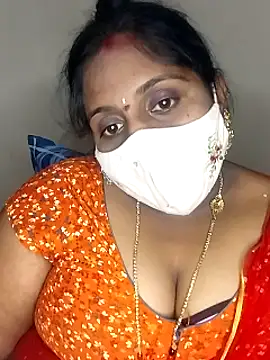 Snapshot of Sexy_Radhikaa chatting on 02.26.25 Sexy Radhikaa online show from 02.26.25