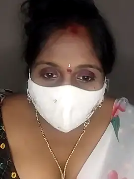 Snapshot of Sexy_Radhikaa chatting on 02.28.25 Sexy Radhikaa online show from 02.28.25