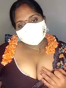 Snapshot of Sexy_Radhikaa chatting on 03.02.25 Sexy Radhikaa online show from 03.02.25