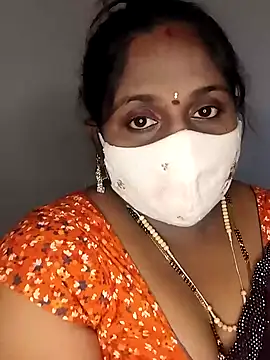 Snapshot of Sexy_Radhikaa chatting on 03.11.25 Sexy Radhikaa online show from 03.11.25