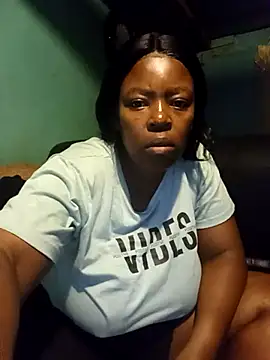 Snapshot of curvyloneah75 chatting on 02.25.25 curvyloneah75 online show from 02.25.25