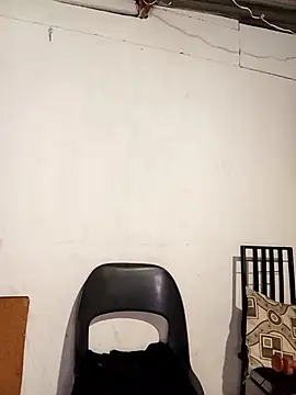 Snapshot of curvyloneah75 chatting on 12.17.25 curvyloneah75 online show from 12.17.25