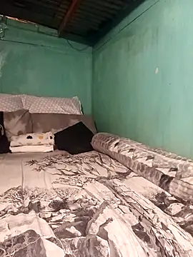 Snapshot of curvyloneah75 chatting on 12.20.25 curvyloneah75 online show from 12.20.25