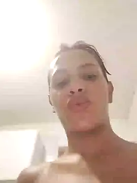 Snapshot of cerejinha_hot chatting on 12.16.24 cerejinha hot online show from 12.16.24