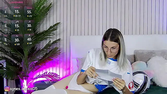 AgnesAlexis online show from 06.17.26