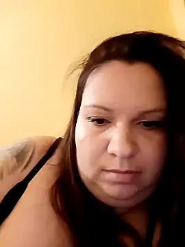 Snapshot of Szilvi93 chatting on 12.15.25 Szilvi93 online show from 12.15.25