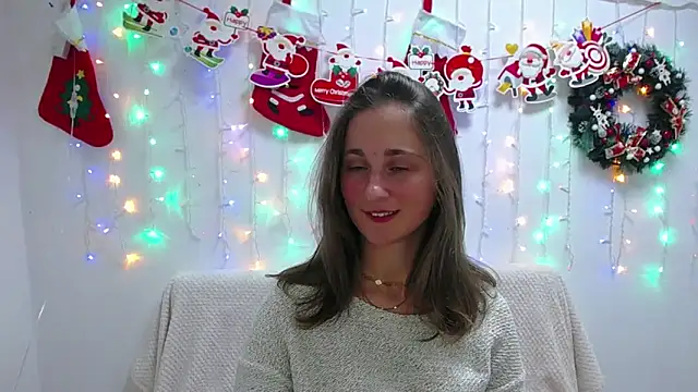 Snapshot of MichelLeee chatting on 01.09.25 MichelLeee online show from 01.09.25