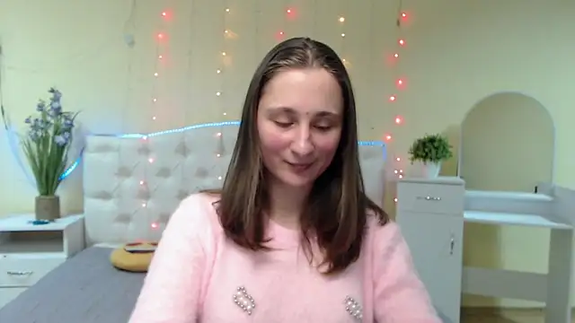 Snapshot of MichelLeee chatting on 01.16.25 MichelLeee online show from 01.16.25