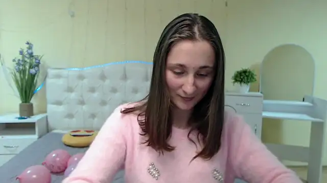 Snapshot of MichelLeee chatting on 01.16.25 MichelLeee online show from 01.16.25