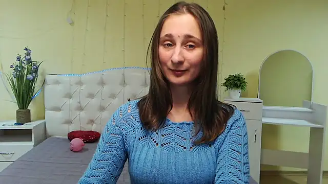 Snapshot of MichelLeee chatting on 02.06.25 MichelLeee online show from 02.06.25