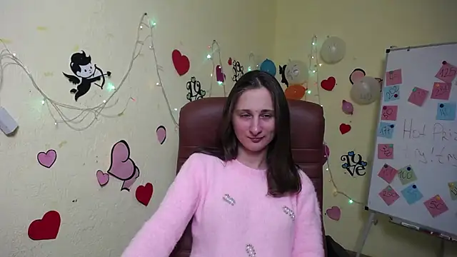 Snapshot of MichelLeee chatting on 02.10.25 MichelLeee online show from 02.10.25