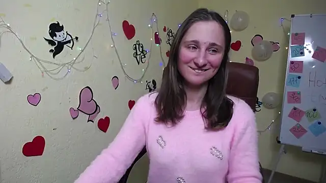 Snapshot of MichelLeee chatting on 02.10.25 MichelLeee online show from 02.10.25