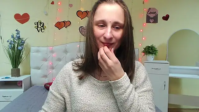 Snapshot of MichelLeee chatting on 02.25.25 MichelLeee online show from 02.25.25