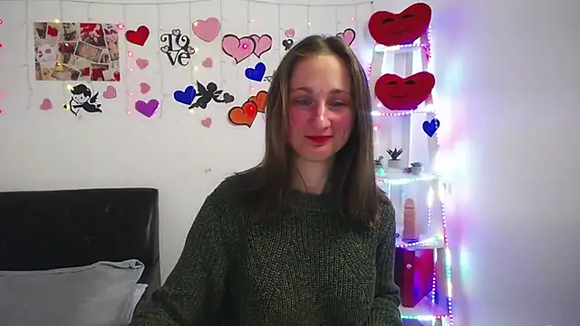 Snapshot of MichelLeee chatting on 02.26.25 MichelLeee online show from 02.26.25