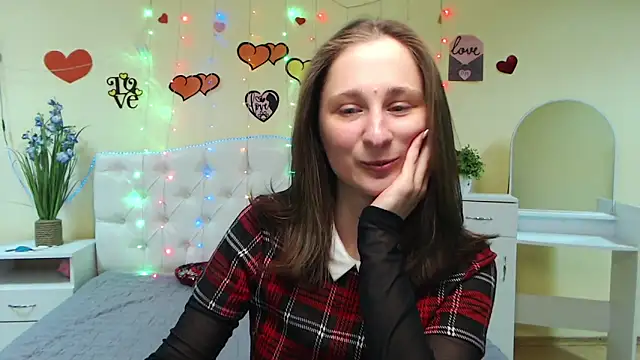 Snapshot of MichelLeee chatting on 02.28.25 MichelLeee online show from 02.28.25