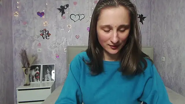 Snapshot of MichelLeee chatting on 03.03.25 MichelLeee online show from 03.03.25