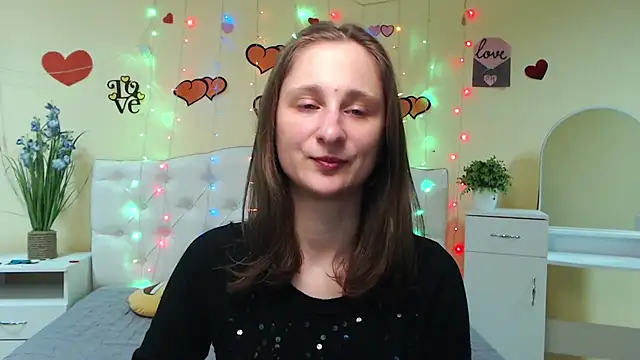 Snapshot of MichelLeee chatting on 03.05.25 MichelLeee online show from 03.05.25