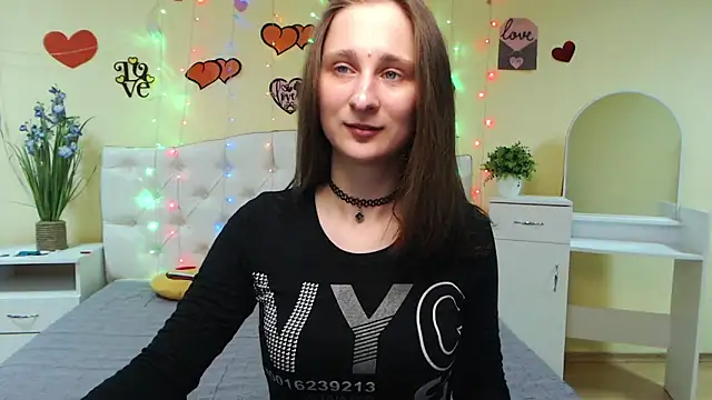 Snapshot of MichelLeee chatting on 03.06.25 MichelLeee online show from 03.06.25