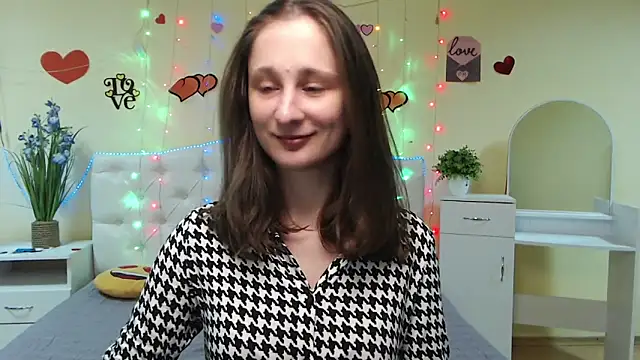 Snapshot of MichelLeee chatting on 03.07.25 MichelLeee online show from 03.07.25