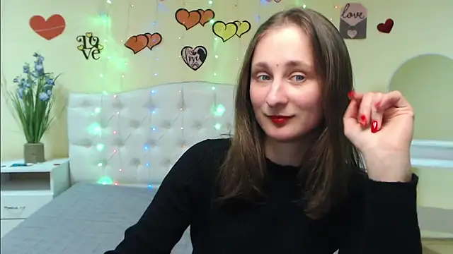 Snapshot of MichelLeee chatting on 03.10.25 MichelLeee online show from 03.10.25