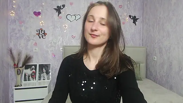 Snapshot of MichelLeee chatting on 03.12.25 MichelLeee online show from 03.12.25