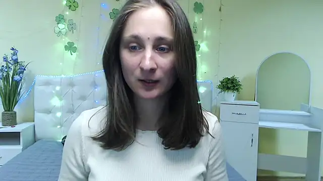 Snapshot of MichelLeee chatting on 03.14.25 MichelLeee online show from 03.14.25