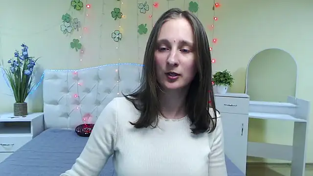 Snapshot of MichelLeee chatting on 03.14.25 MichelLeee online show from 03.14.25