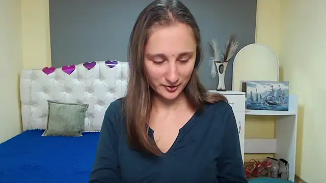 Snapshot of MichelLeee chatting on 10.07.25 MichelLeee online show from 10.07.25