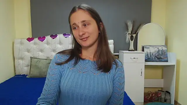 Snapshot of MichelLeee chatting on 10.14.25 MichelLeee online show from 10.14.25