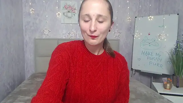 Snapshot of MichelLeee chatting on 11.07.25 MichelLeee online show from 11.07.25