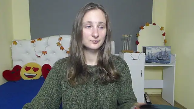 Snapshot of MichelLeee chatting on 11.13.25 MichelLeee online show from 11.13.25