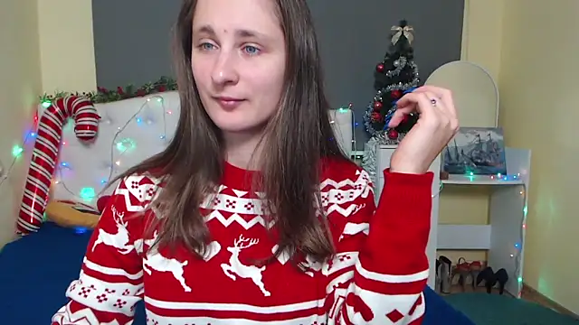 Snapshot of MichelLeee chatting on 12.22.25 MichelLeee online show from 12.22.25