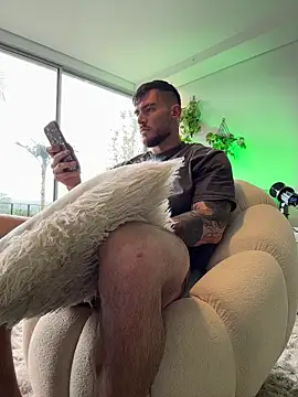 DimitriSullivan  online show from 12.02.25