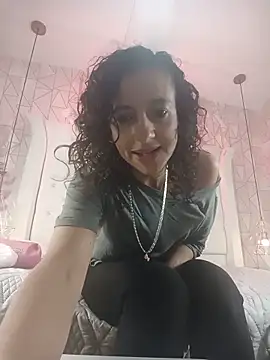 Snapshot of AriannaRussell_ chatting on 05.17.26 AriannaRussell online show from 05.17.26