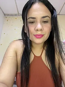 Snapshot of Leyna_Kenet chatting on 05.15.26 Leyna Kenet online show from 05.15.26