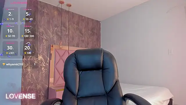 SKYLERWHIITEE online show from 02.13.25