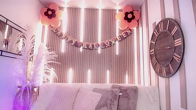 Snapshot of Aniie_Doll chatting on 10.11.25 Aniie Doll online show from 10.11.25