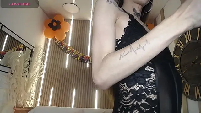 Snapshot of Aniie_Doll chatting on 10.15.25 Aniie Doll online show from 10.15.25