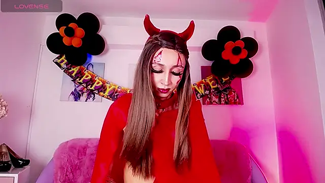 Snapshot of Aniie_Doll chatting on 10.29.25 Aniie Doll online show from 10.29.25