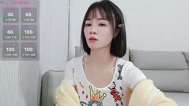 Snapshot of Koi-m- chatting on 02.22.25 Koi-m- online show from 02.22.25