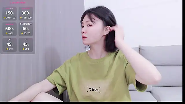 Snapshot of Koi-m- chatting on 10.12.25 Koi-m- online show from 10.12.25