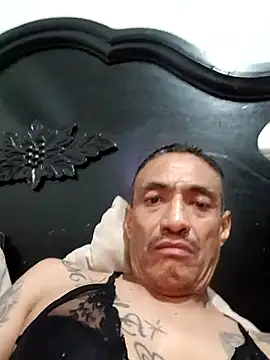 Snapshot of Innsaciable chatting on 10.25.25 Innsaciable online show from 10.25.25