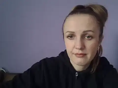 Snapshot of Milaniya261 chatting on 01.22.25 Milaniya261 online show from 01.22.25