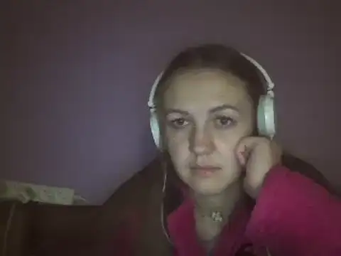 Snapshot of Milaniya261 chatting on 03.21.25 Milaniya261 online show from 03.21.25
