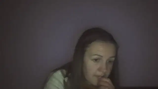 Snapshot of Milaniya261 chatting on 04.21.26 Milaniya261 online show from 04.21.26
