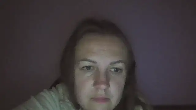 Snapshot of Milaniya261 chatting on 05.13.26 Milaniya261 online show from 05.13.26