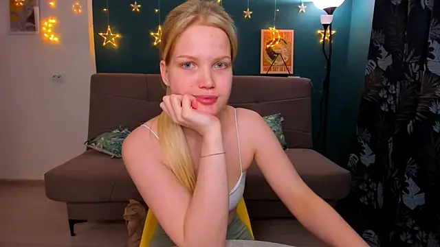 Xloe Queen online show from 02.09.25