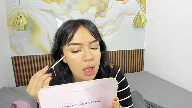 Snapshot of MelissaGilll chatting on 11.12.25 MelissaGilll online show from 11.12.25