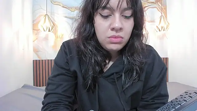 Snapshot of MelissaGilll chatting on 12.02.25 MelissaGilll online show from 12.02.25